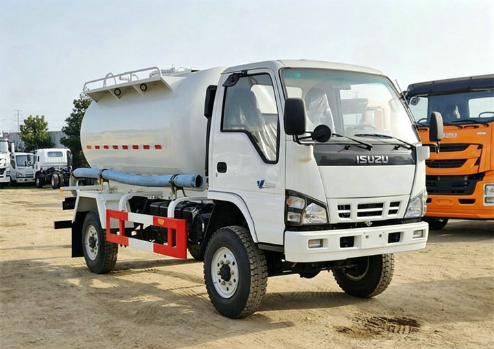 Isuzu 4x4 Off Road Septic Sewage Vacuum Tanker Truck (10) Isuzu 4x4 Off Road Septic Sewage Vacuum Tanker Truck (10)