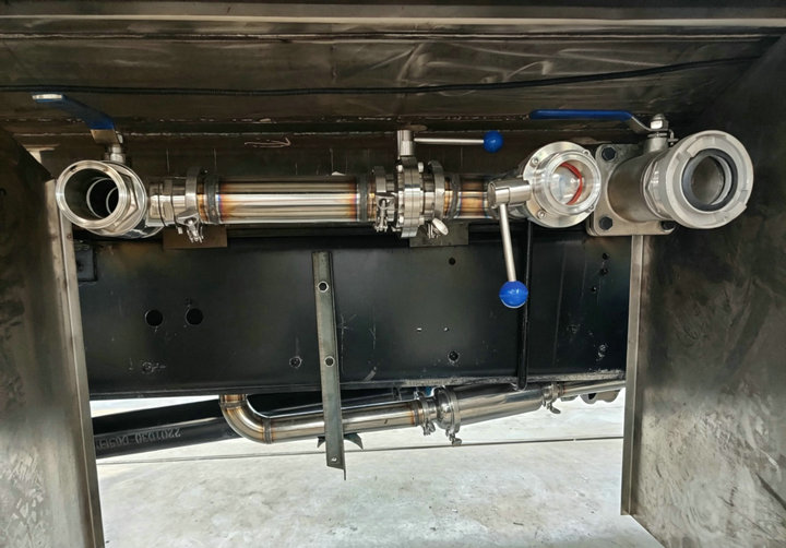 ISUZU GIGA 5X Stainless Steel Drinking Water Truck 14m3 (20) ISUZU GIGA 5X Stainless Steel Drinking Water Truck 14m3 (20)