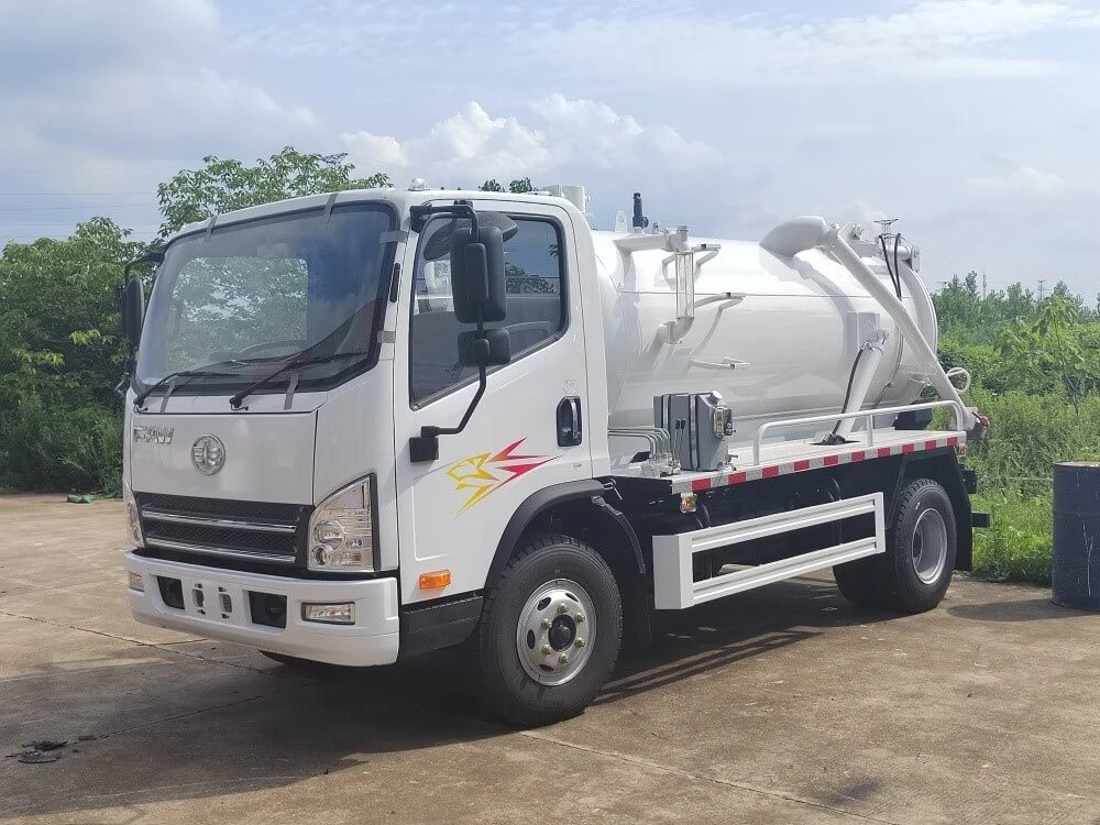 FAW VAC Tanker Truck (3) FAW VAC Tanker Truck (3)