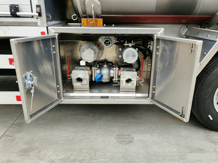 5,000L ISUZU Aircraft Refueling Air Plane Refueller Aircraft Fuel Dispenser Trucks (15) 5,000L ISUZU Aircraft Refueling Air Plane Refueller Aircraft Fuel Dispenser Trucks (15)