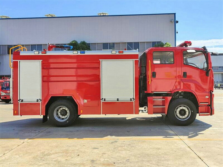 4500L fire engine Isuzu truck (28) 4500L fire engine Isuzu truck (28)