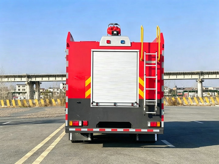 ISUZU GIGA FVZ 3000 Gallon Fire Tanker Trucks (11) ISUZU GIGA FVZ 3000 Gallon Fire Tanker Trucks (11)