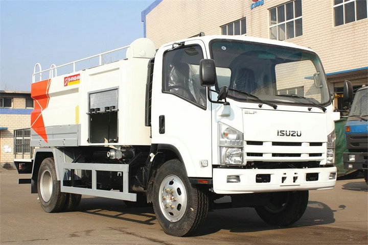 Isuzu Sewer Jettting Trucks (5) Isuzu Sewer Jettting Trucks (5)