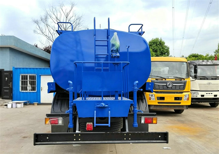 Isuzu GIGA 10 tons water tank truck (3) Isuzu GIGA 10 tons water tank truck (3)