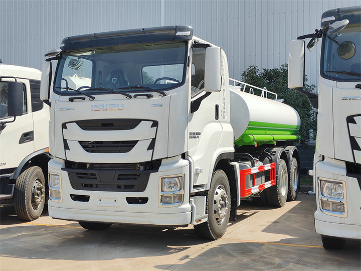 Isuzu GIGA heavy-duty 20000L water tanker (6) Isuzu GIGA heavy-duty 20000L water tanker (6)