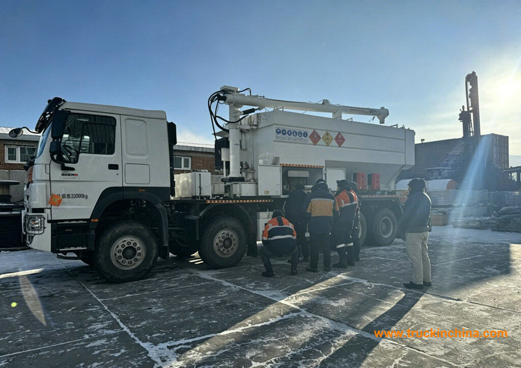 BCLH-20 Onsite mixed granular ammonium explosive ANFO Truck emulsion mobile explosive Manufacturing Unit (7) BCLH-20 Onsite mixed granular ammonium explosive ANFO Truck emulsion mobile explosive Manufacturing Unit (7)