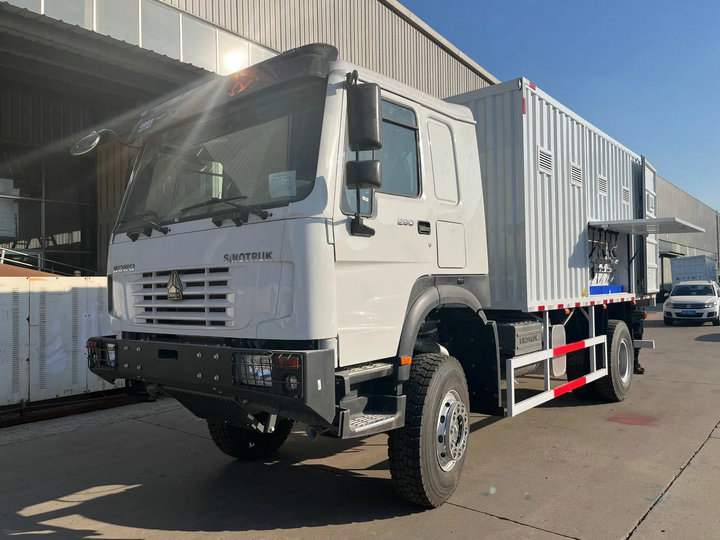 HOWO Rhd 4X4 Mobile Workshop Maintenance Service Repair Truck (57) HOWO Rhd 4X4 Mobile Workshop Maintenance Service Repair Truck (57)