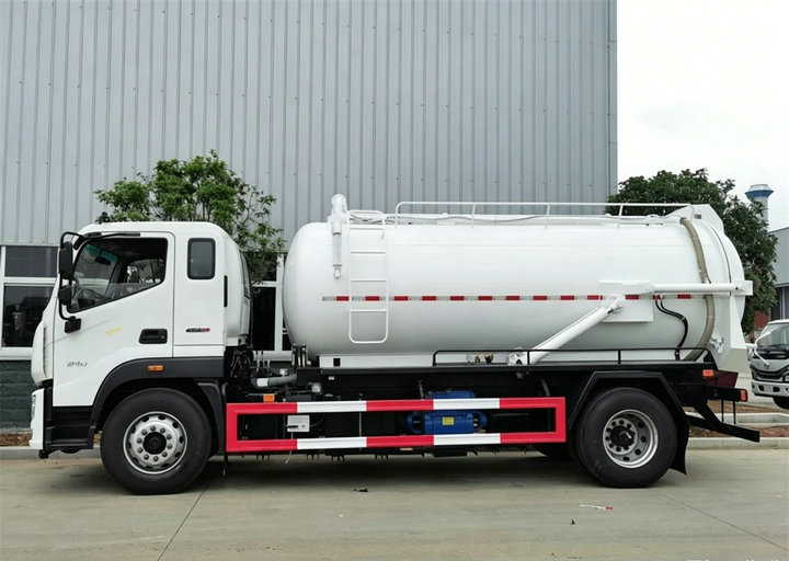 Foton Sewage Vacuum Septic Tank Truck 10KL (12) Foton Sewage Vacuum Septic Tank Truck 10KL (12)