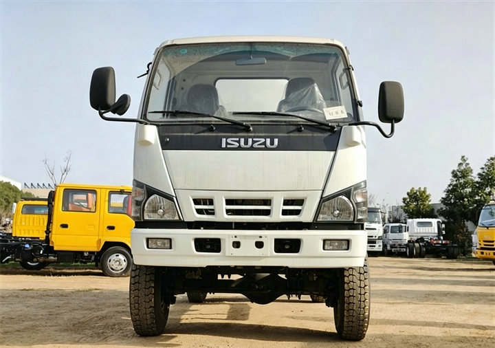 Isuzu 4x4 Off Road Septic Sewage Vacuum Tanker Truck (7) Isuzu 4x4 Off Road Septic Sewage Vacuum Tanker Truck (7)