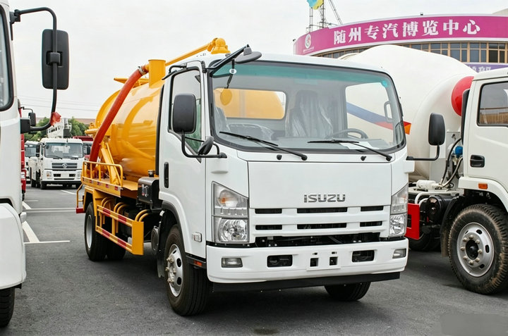 ISUZU 10KL Sewage Suction vacuum Trucks (1) ISUZU 10KL Sewage Suction vacuum Trucks (1)