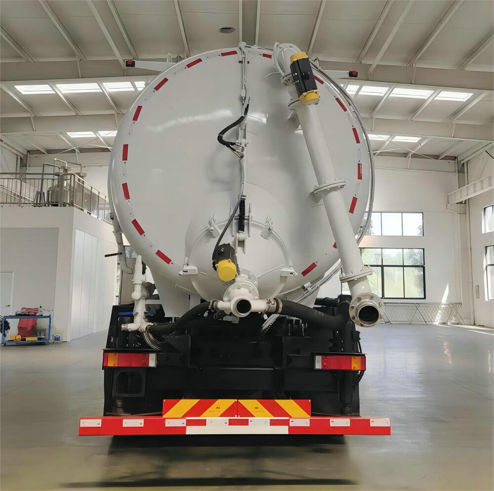 Industrial Vacuum Truck For Dry Substances