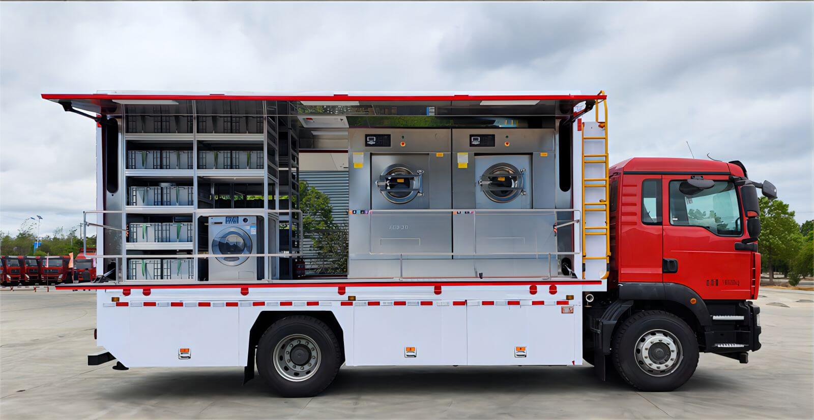 Sinotruck Mobile Laundry Vehicle (4)_副本1