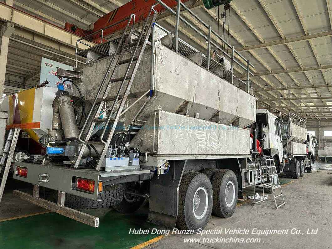DRZ5255XHZ Mixing And Charging ANFO Explosive Trucks (29)