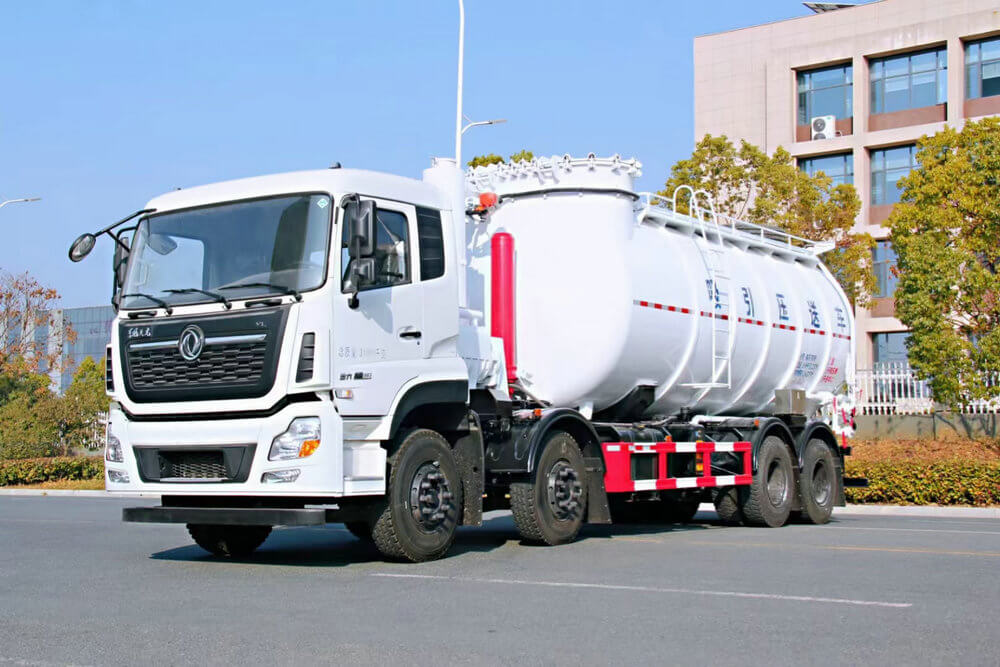 Super Sucker Industrial Vacuum Trucks For Dry Substances (2)