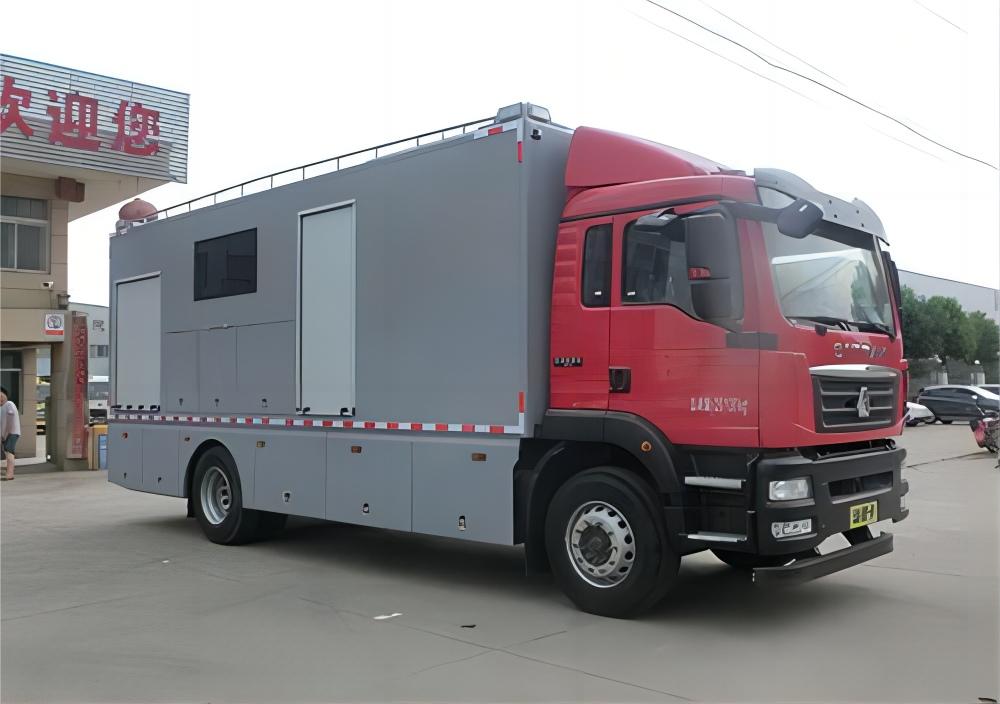 SITRAK Mobile Water Purification Truck 