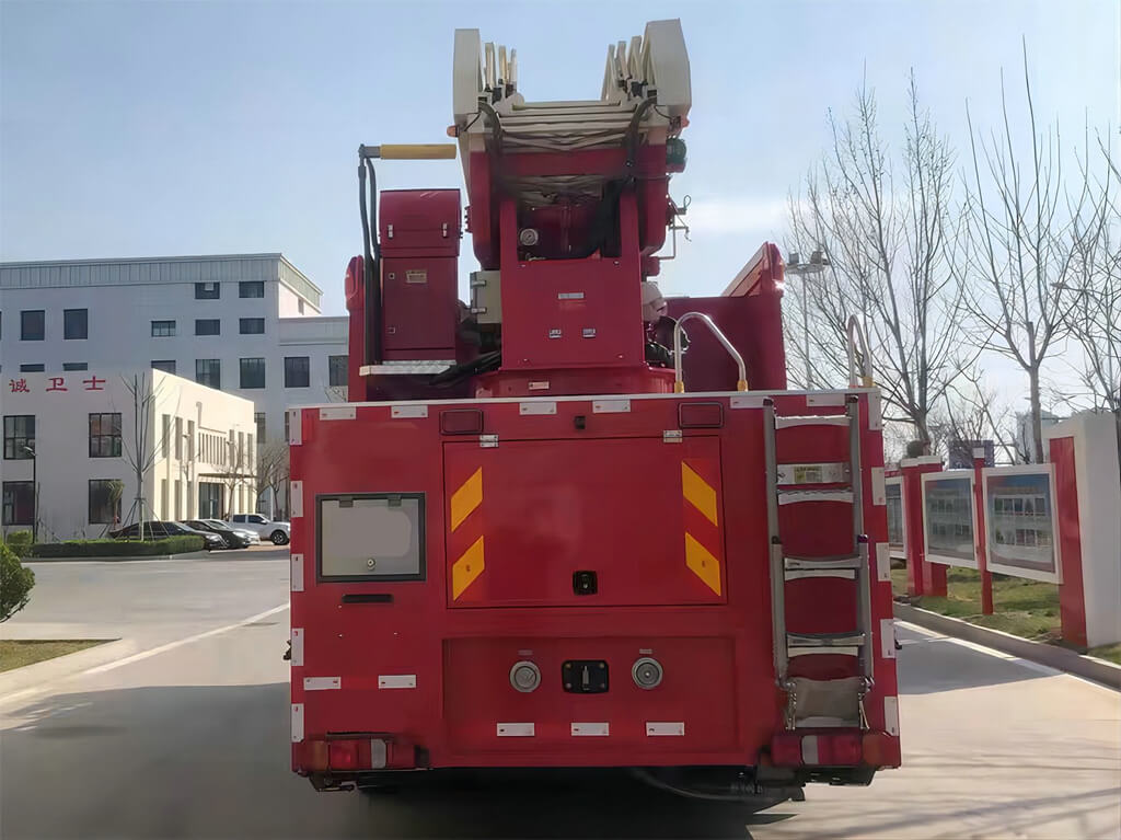 Aerial ladder fire trucks (37)