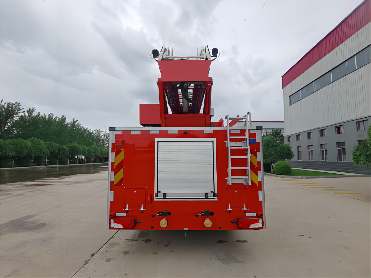 Aerial ladder fire trucks (21)