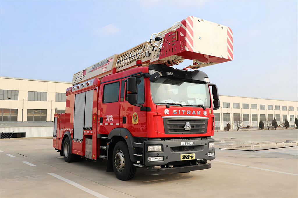 Aerial ladder fire trucks (34)