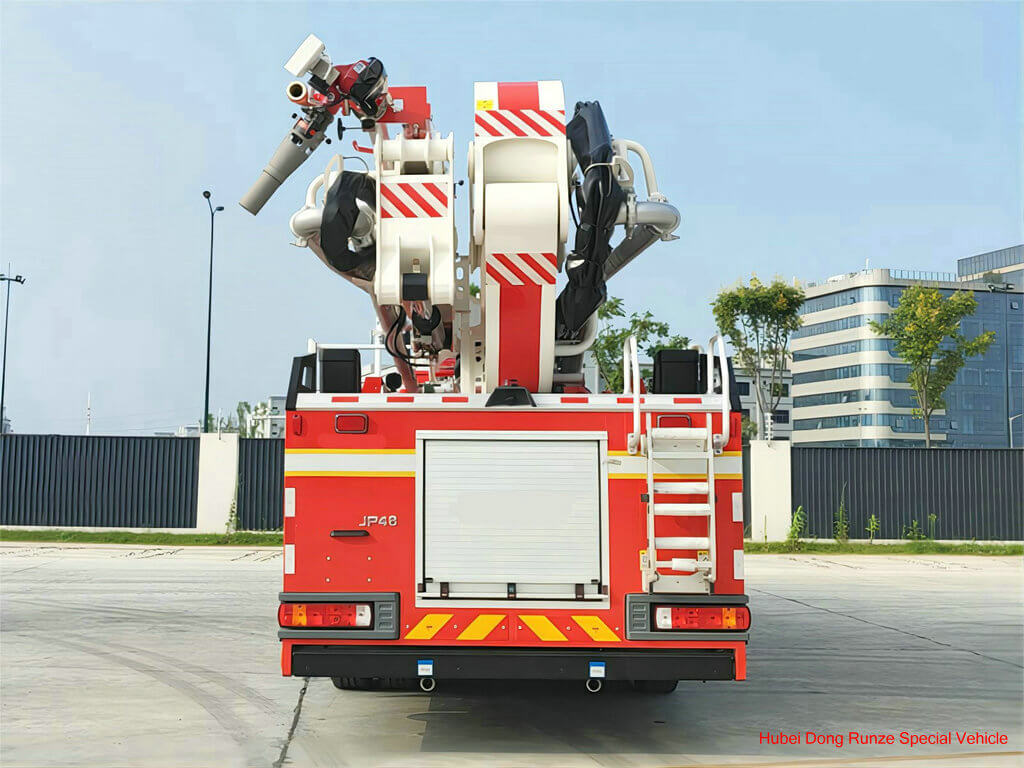 water foam tower fire truck (10)