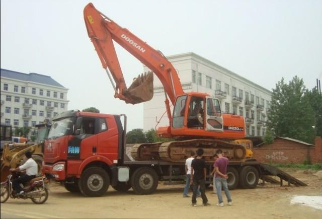 Flatbed Truck FAW 8x4 Flatbed Truck for Loading Excavator