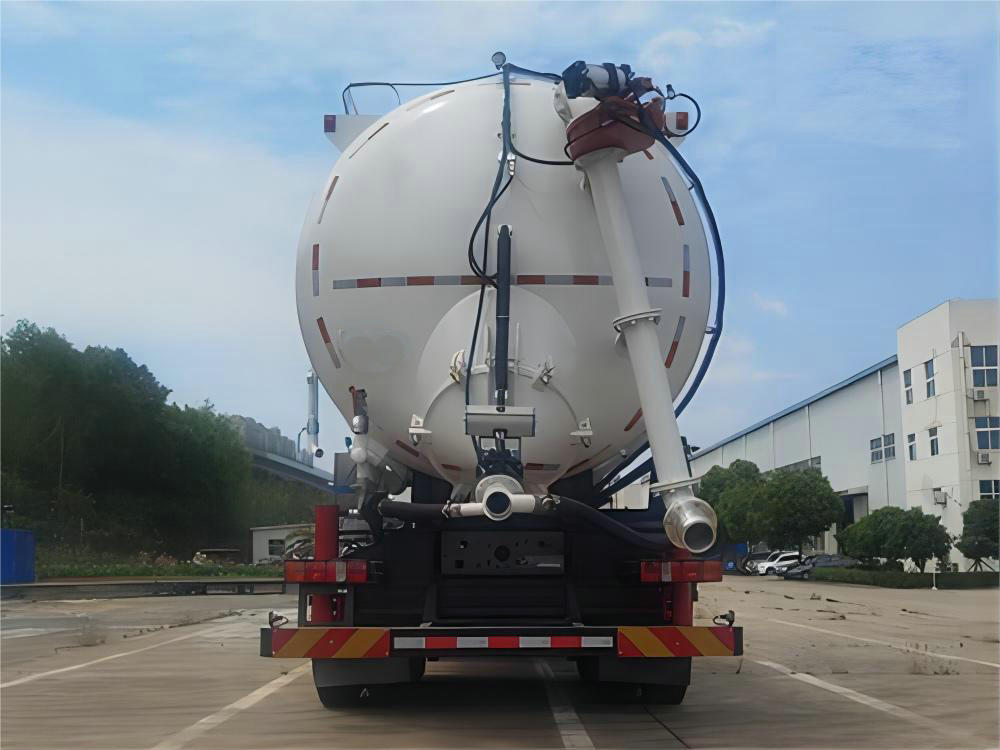 SITRAK High Powered Industrial Vacuum Loader (3)
