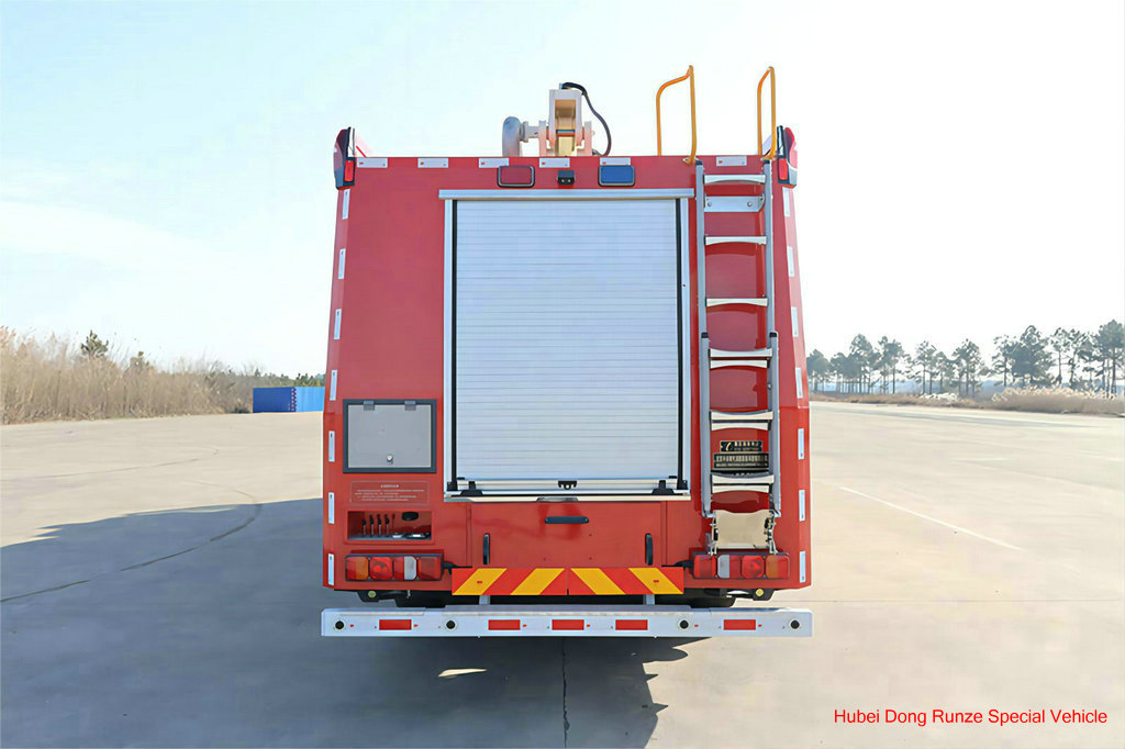 HOWO water foam tower fire truck (2)