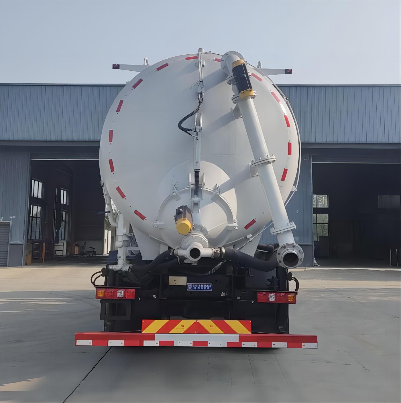 SHACMAN Industrial Vacuum Loader (Super Suckers truck) (1)