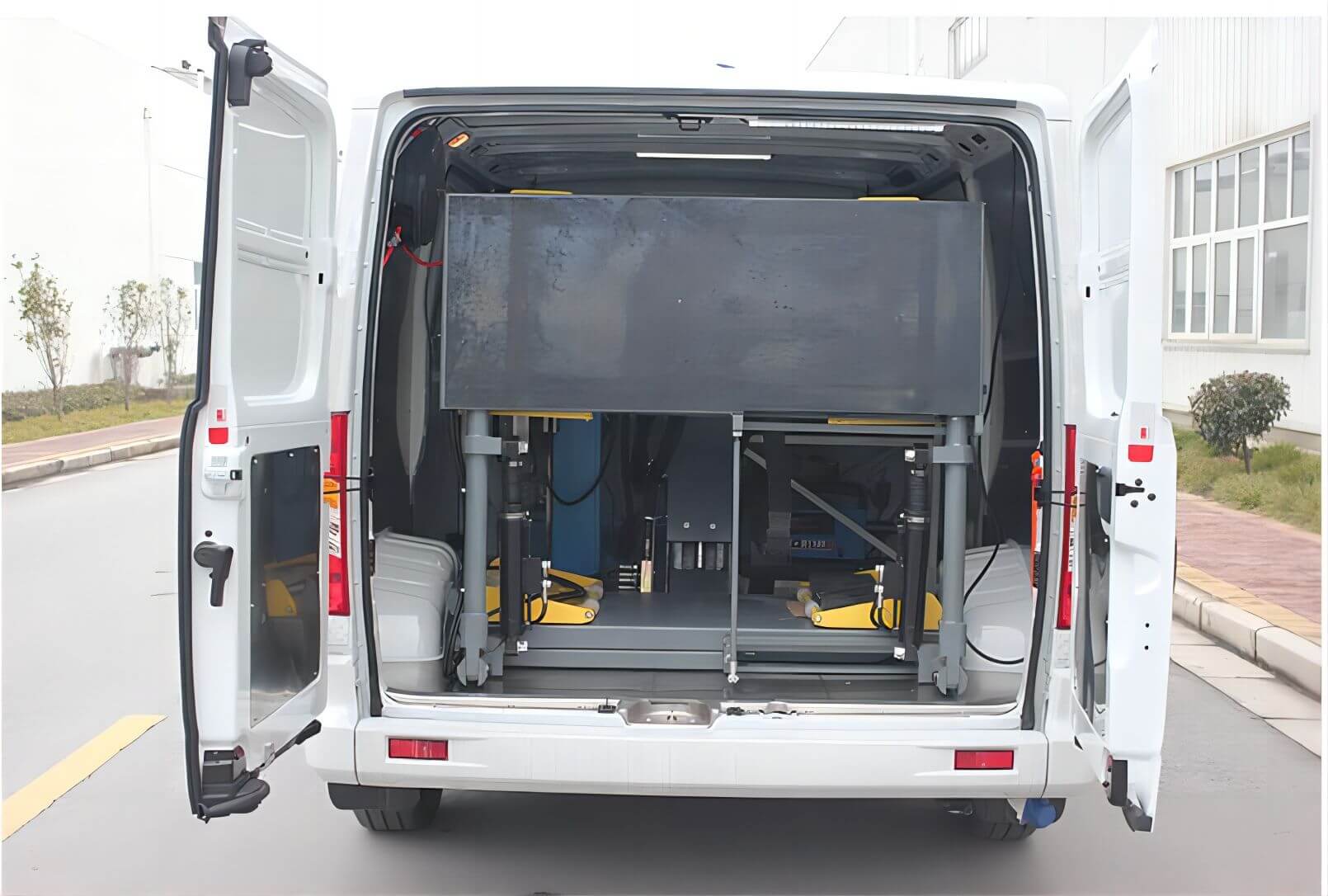 Mobile Vehicle inspection and maintenance (4)