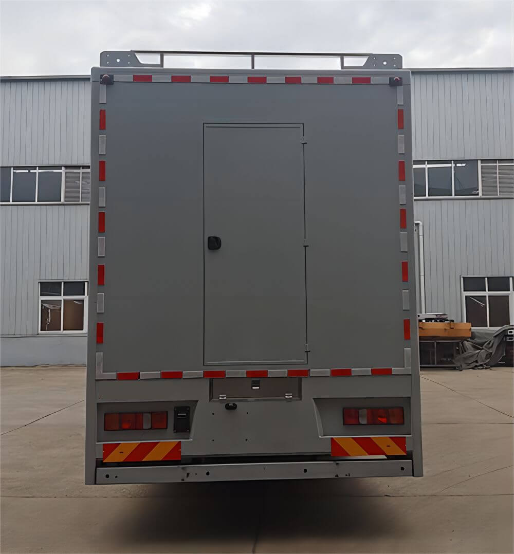 SITRAK Mobile Laundry Truck (2)