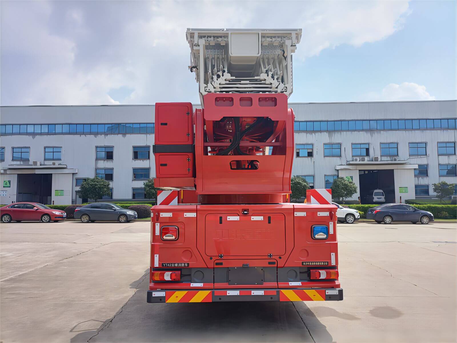 Aerial ladder fire trucks (104)