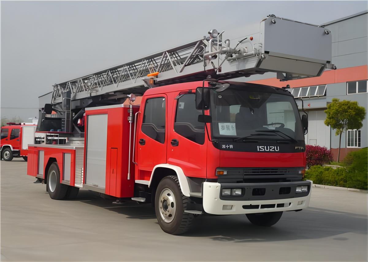 ISUZU 30 m Aerial Ladder Fire Engine Truck (4)