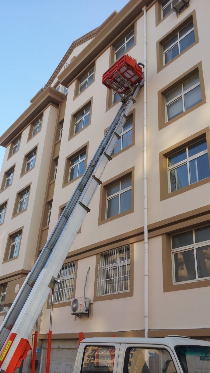 Truck Mounted Telescopic 38 Meter Platform Ladder (Ladder Truck For House Moving Goods Lift and Download Basket)
