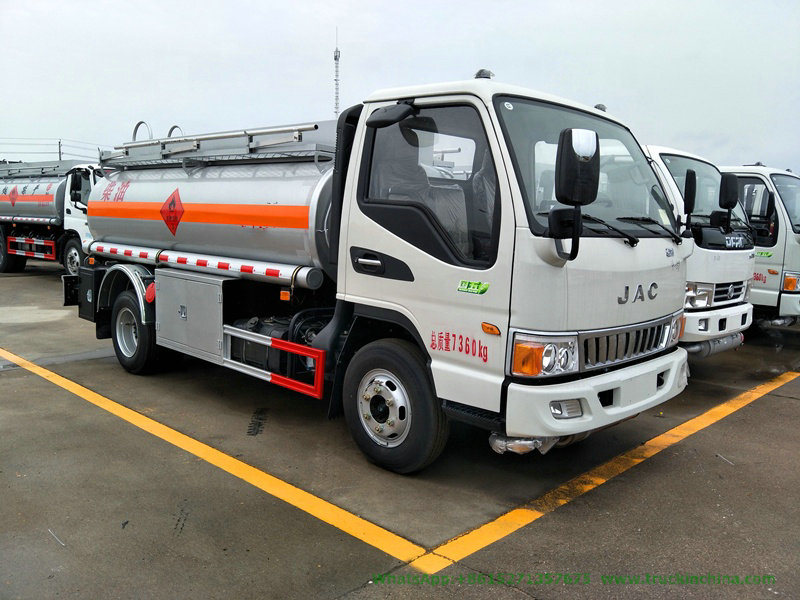 JAC 4m3 Mini Fuel Delivery Truck (1000 Gallon Small Fuel Tanker Truck)
