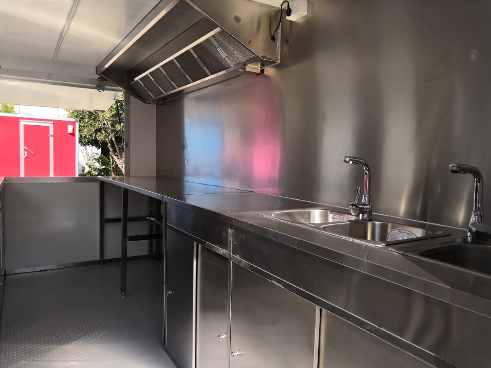 Mobile Potato Chips Making Machine Selling Food Trailer, Outdoor Street Food Trailer Cart