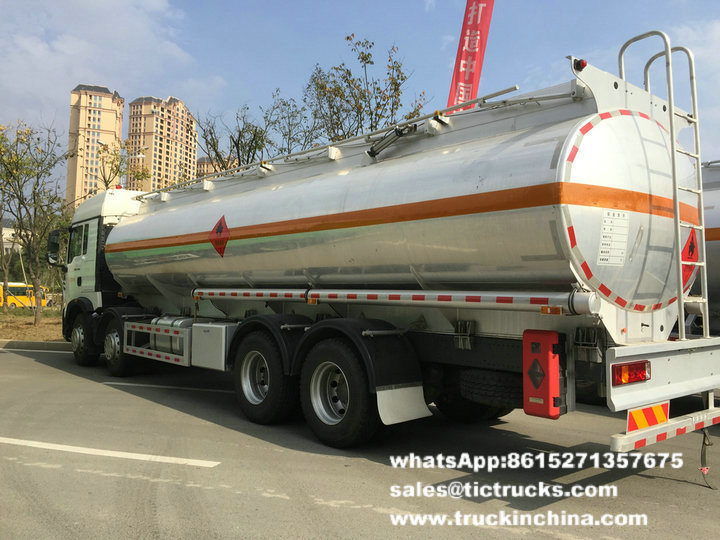 Sinotruck HOWO Road Tanker 10wheels (6X4, 6X6 Mobile Oil Refueling Bowser 20cbm 20 Tons)