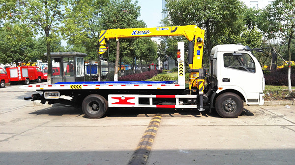 Wrecker Truck Mounted with Crane for Road Recovery Sevice Tow 5 Ton