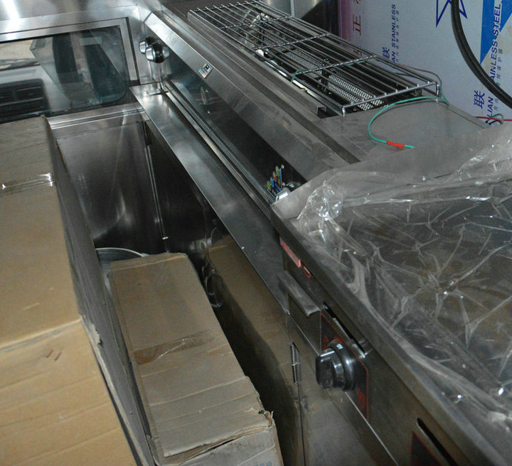 DFAC Diesel Mobile Kitchen Food Truck 4.2 Meters Long Rhd. LHD 4X4 or 4X2