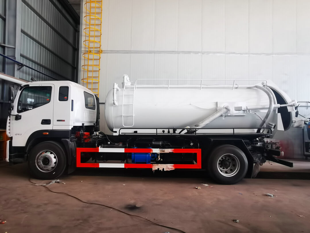 FOTON Industrial Vacuum Sewage Truck (17)