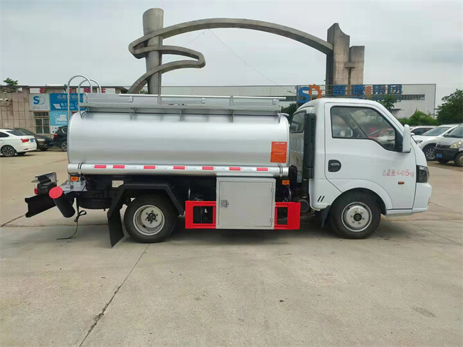 DFAC 2ton Diesel bowser truck (3)