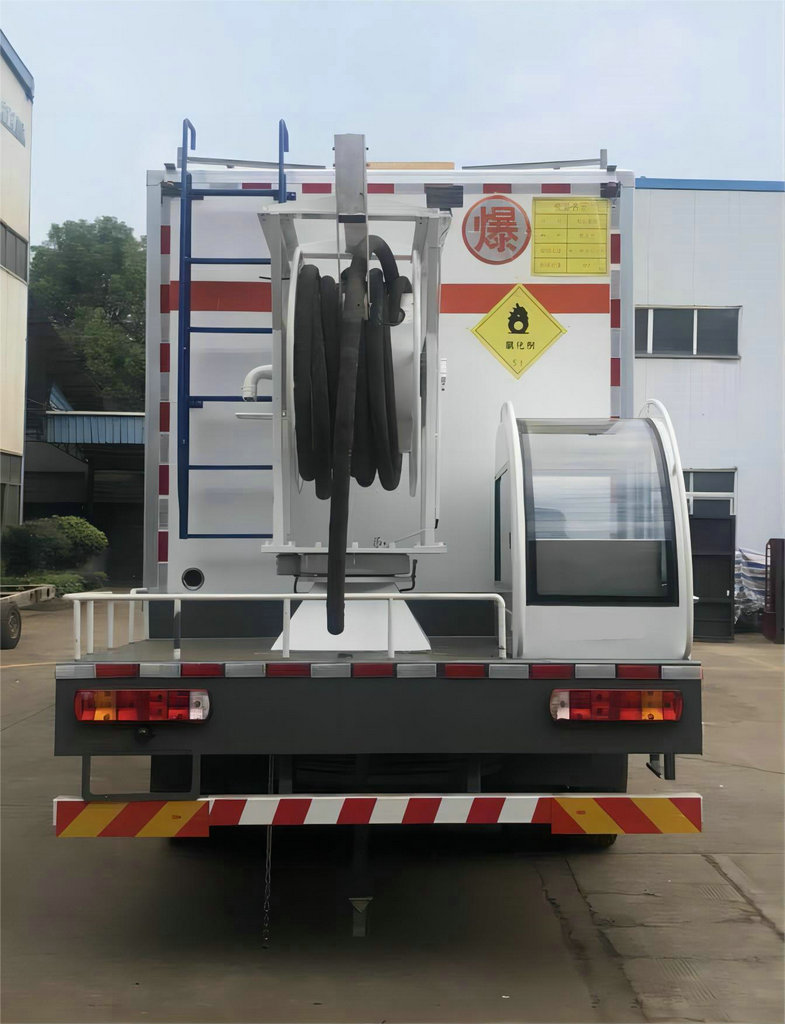 Heavy ANFO Emulsion Pumper Trucks (3)
