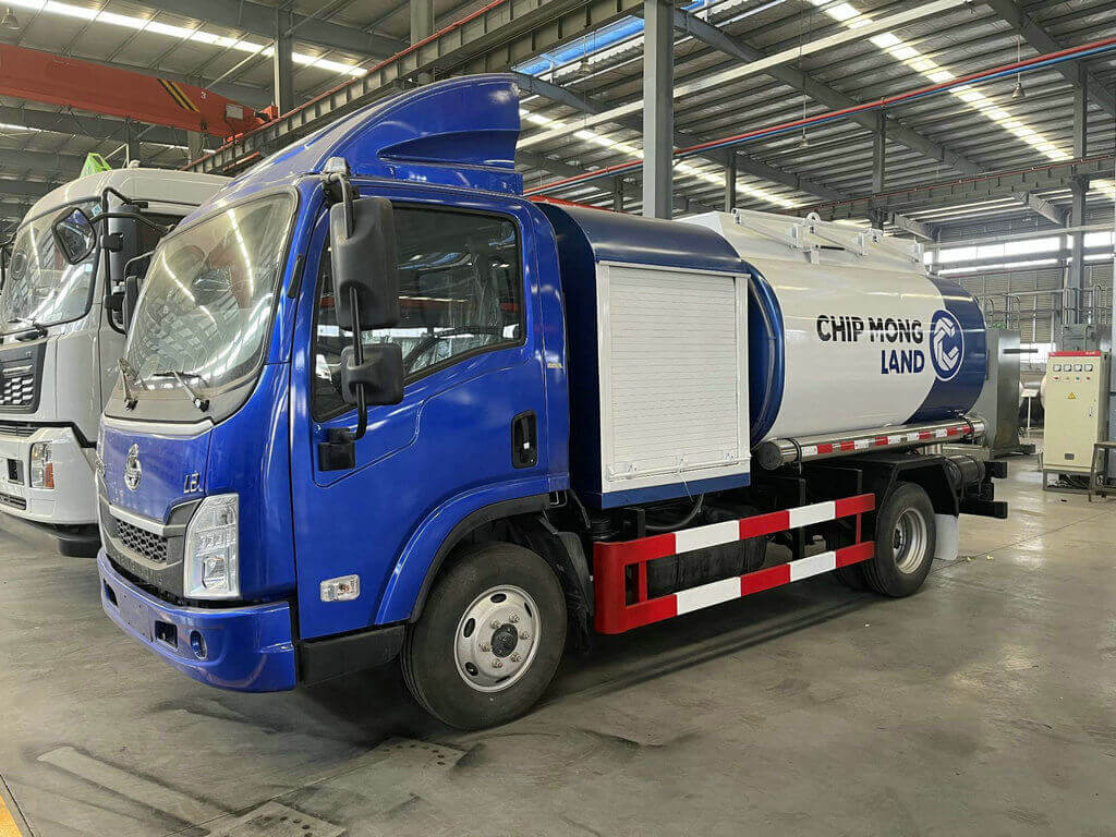 Dongfeng 5t Aircraft Refueller (2)