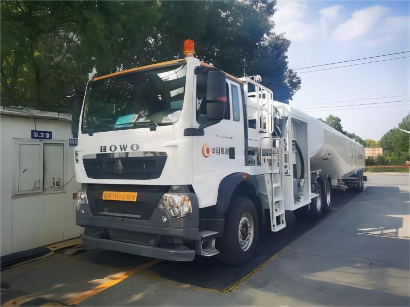 Aviation Aircraft Refueler (25)