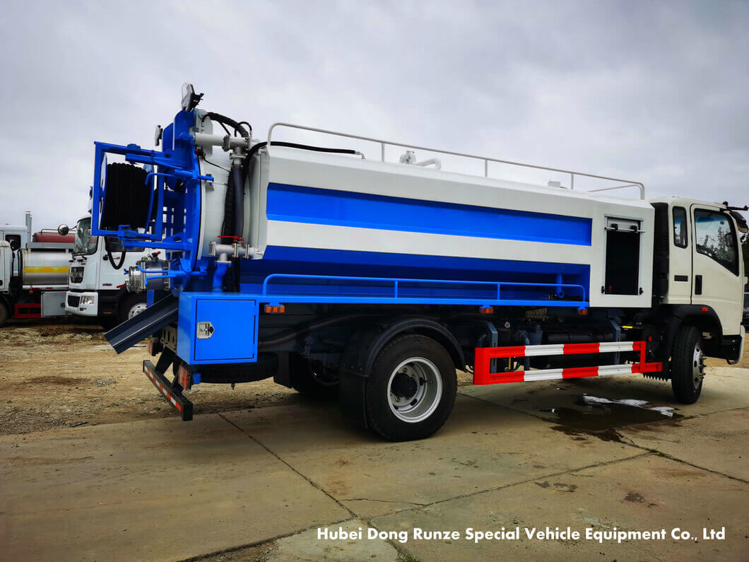 HOWO Vacuum sewer jetting Tanker trucks_0008
