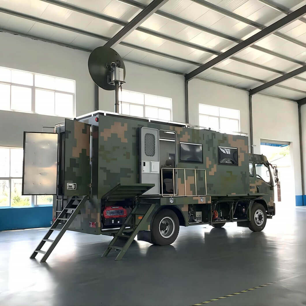 HOWO Customization Communications Command Vehicle (7)
