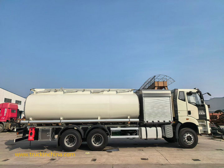 FAW HOWO DFAC Truck aircraft refuelling vehicles (14)