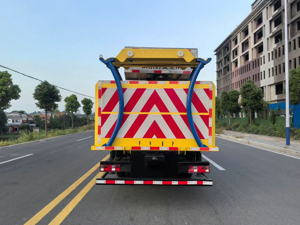 Telescopic Boom Lift Bucket Aerial Work Platform Manlift Truck (28)_1