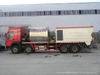 HOWO Synchronous Chipsealer (Sinotruk 9m3 Bitumen Tank and 14m3 Gravel Tank asphalt)