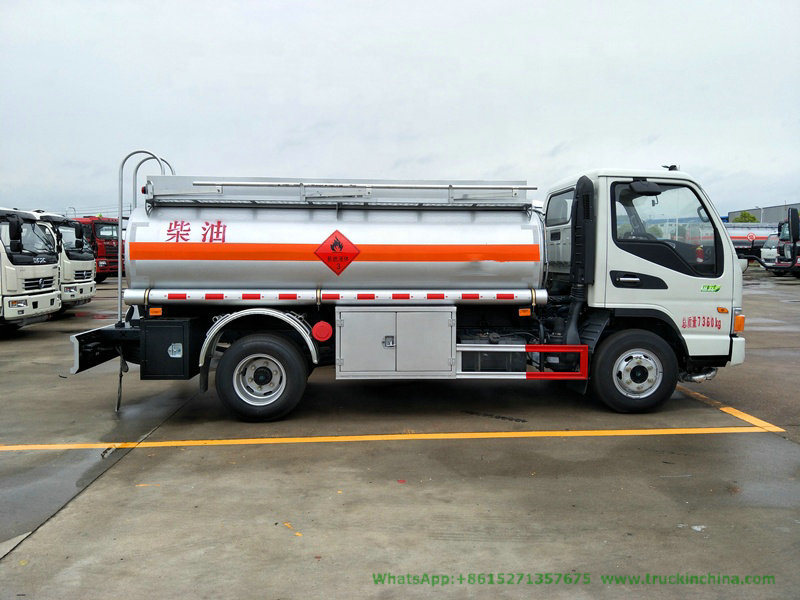 JAC 4m3 Mini Fuel Delivery Truck (1000 Gallon Small Fuel Tanker Truck)