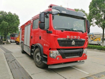 HOWO Double Cabin Fire Truck Duble Cabin Rhd/LHD 4X2 /4X4 Offroad All Wheel Drive with 6500liters - 8000L Water Foam Tank