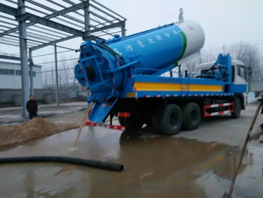 Septic Tank Truck Mounted with High Pressure Vacuum Pump 10 Wheels 18, 000 Liters-20, 000liters Rhd or LHD 6X4 /6X6